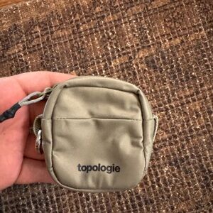 topologie Olive Green Mini Pouch- AirPod case